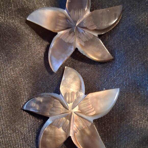 Vintage Mother of Pearl Star Shaped Clip On Earrings - Picture 1 of 4